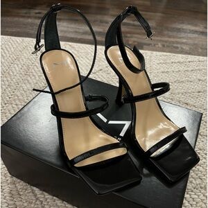 Marc fisher black heels size 6